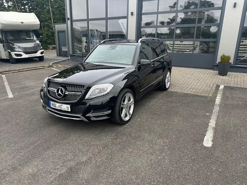 Gebraucht Mercedes GLK250 204 PS (150 kW) 2012 Schwarz SUV