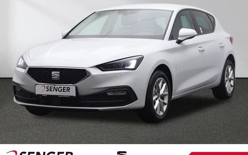 Weiß Neu 2025 Seat Leon Limousine | 31.990 € (Fairer Preis) - Bild 1/4
