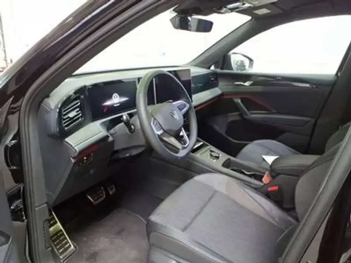 Gebraucht VW Tiguan Life 150 PS (110 kW) 2025 Schwarz SUV