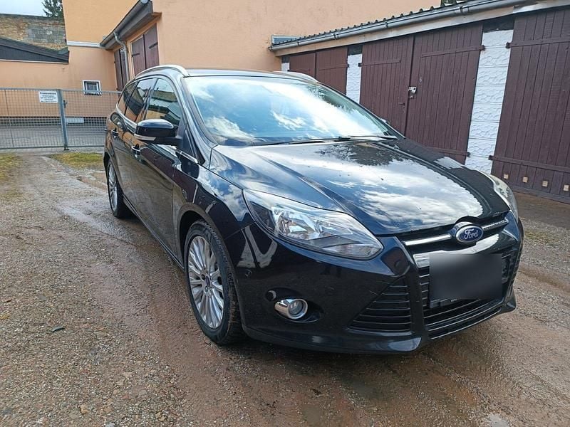 Gebraucht Ford Focus Titanium 140 PS (102 kW) 2012 Schwarz Kombi