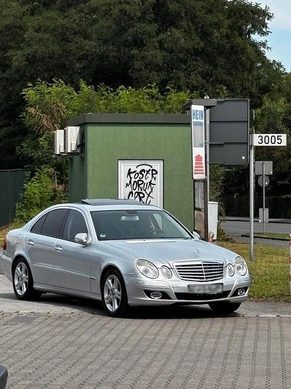 Gebraucht Mercedes E320 2007 Grau Limousine