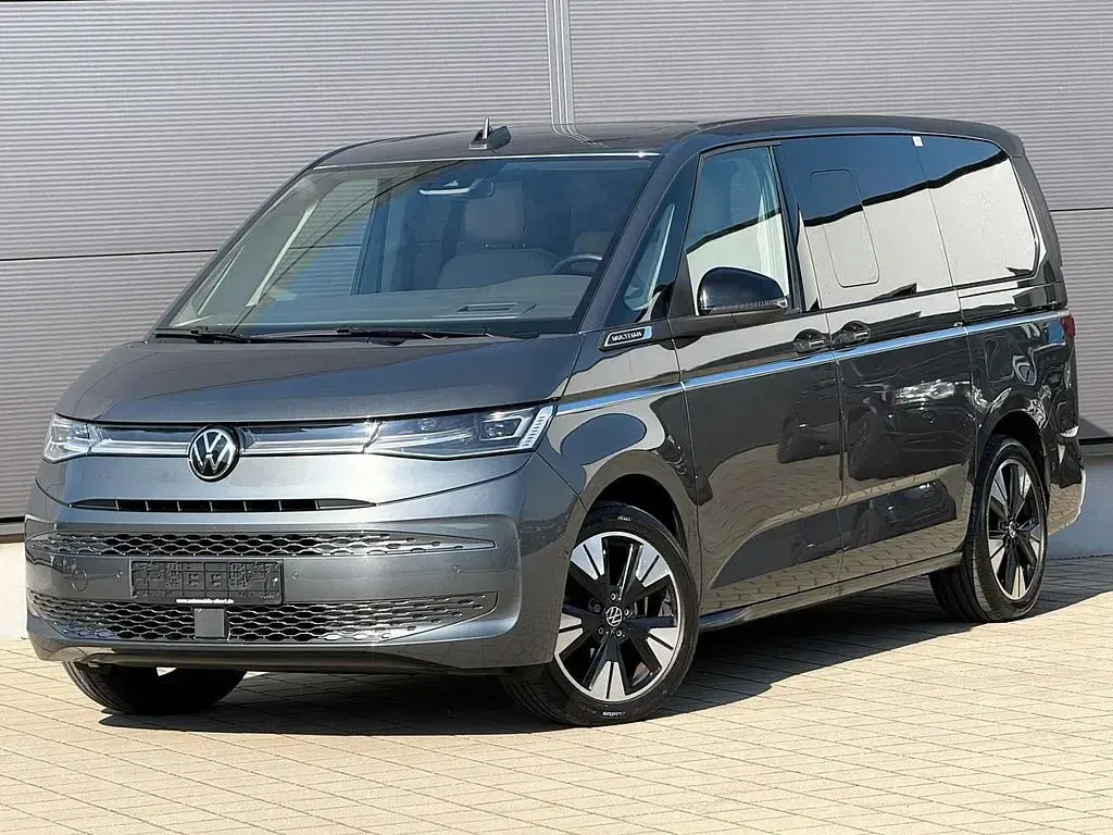 Gebraucht VW Multivan Style 150 PS (110 kW) 2024 Indiumgrau Van / Kleinbus