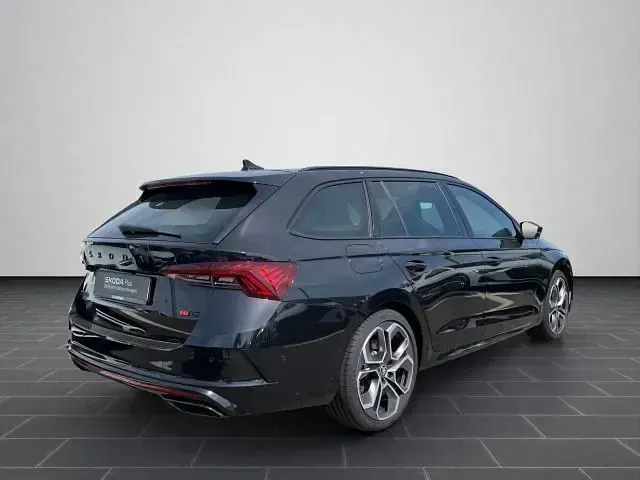 Gebraucht Skoda Octavia RS 245 PS (180 kW) 2024 Blackmagic perleffekt (metallic) Limousine