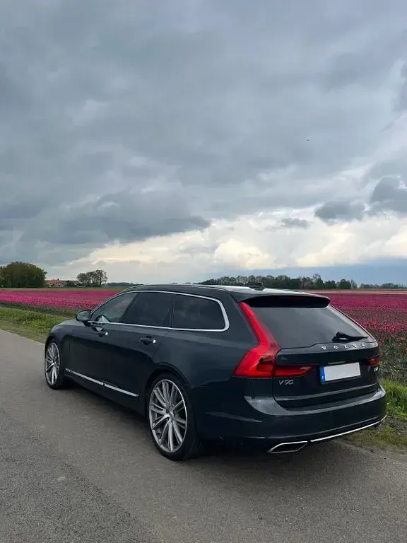 Gebraucht Volvo V90 Inscription 190 PS (139 kW) 2018 Grau Kombi