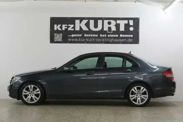 Gebraucht Mercedes C180 156 PS (114 kW) 2010 Tenoritgrau Limousine