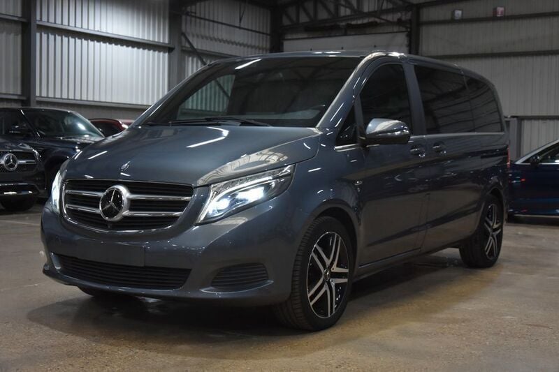 Grau Gebraucht 2015 Mercedes V250 Avantgarde Van / Kleinbus | 29.500 € (Superpreis) - Bild 1/4