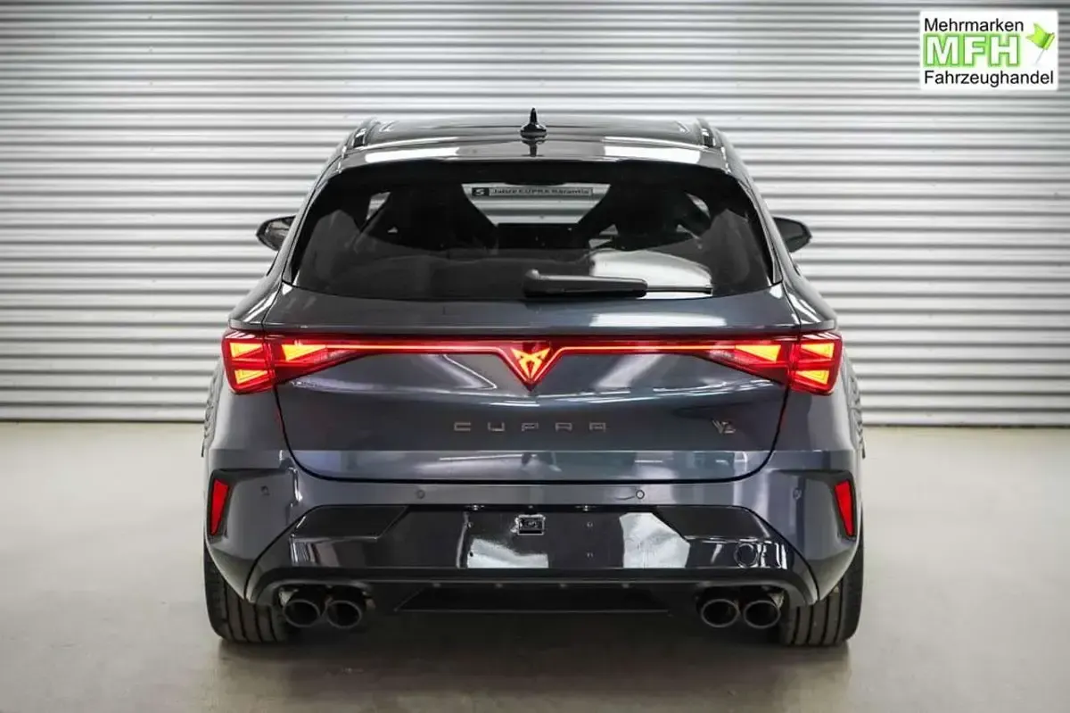 Neu Cupra Leon VZ 333 PS (244 kW) 2026 Magnetic grau metallic (s7) Kombi