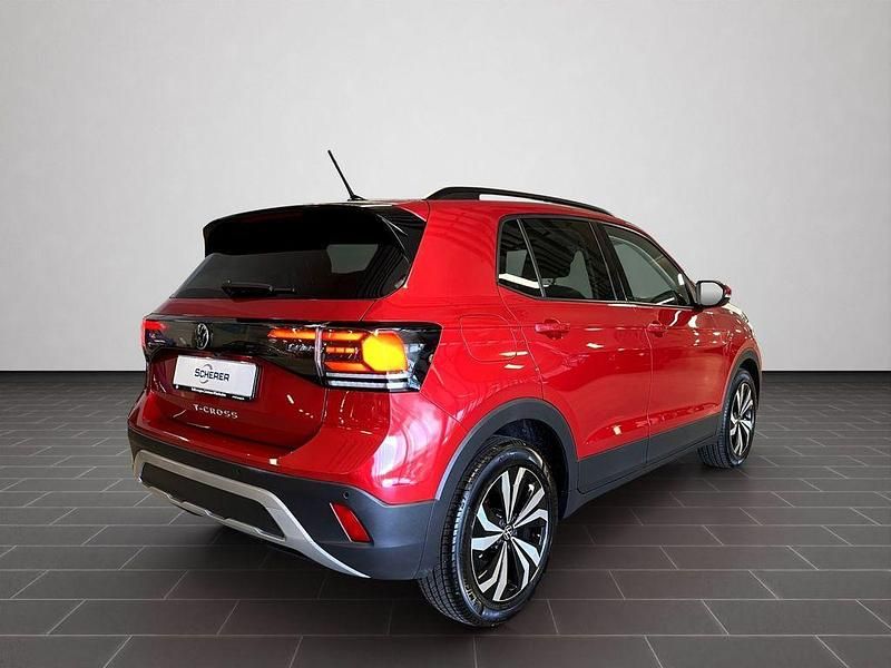 Gebraucht VW T-Cross Life 116 PS (85 kW) 2025 Kings red metallic (metallic) SUV