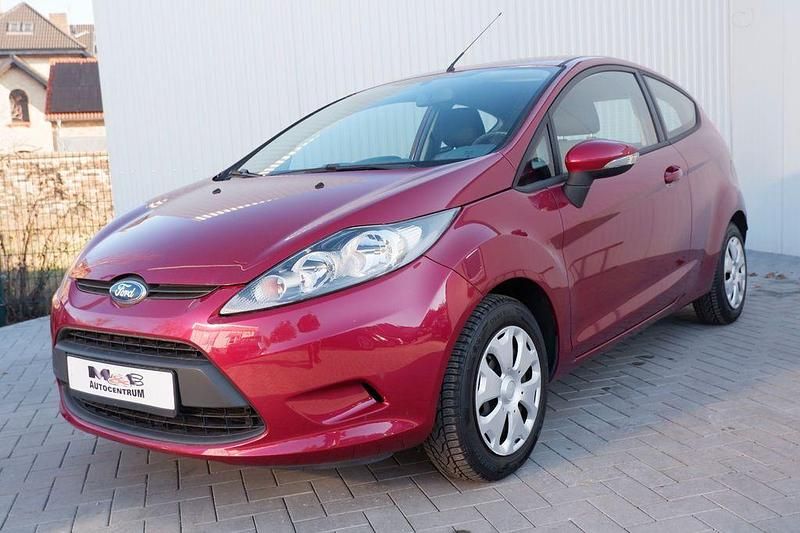 Rot Gebraucht 2010 Ford Fiesta Ambiente Limousine | 5.290 € (Etwas zu teuer) - Bild 1/4