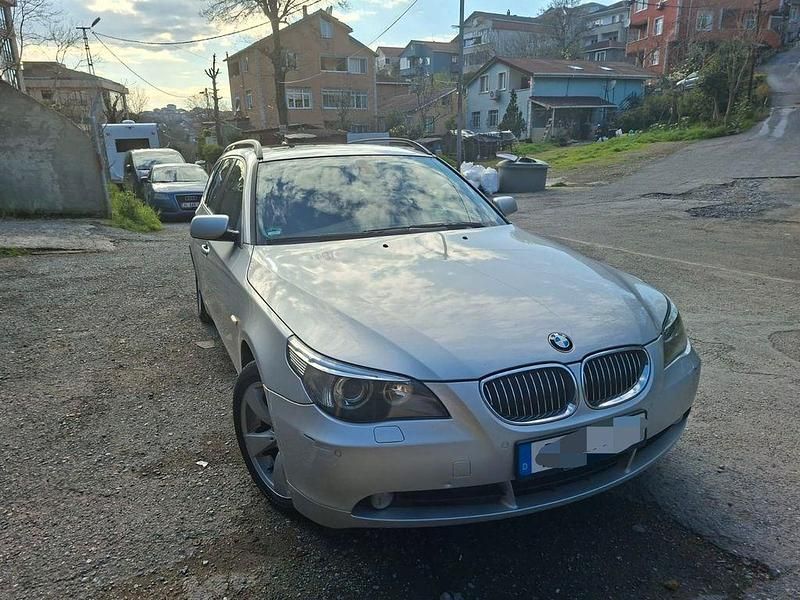 Gebraucht BMW 530 231 PS (169 kW) 2007 Silber Kombi