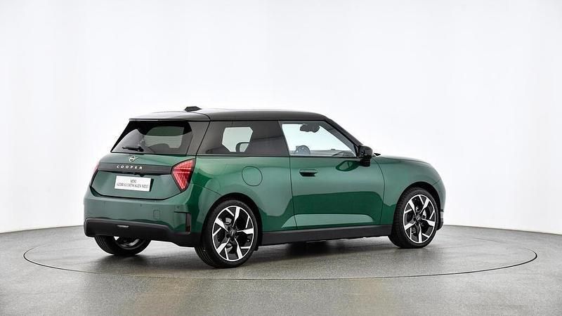 Gebraucht Mini Cooper Favoured 135 kW (184 PS) 2024 Grün Kleinwagen