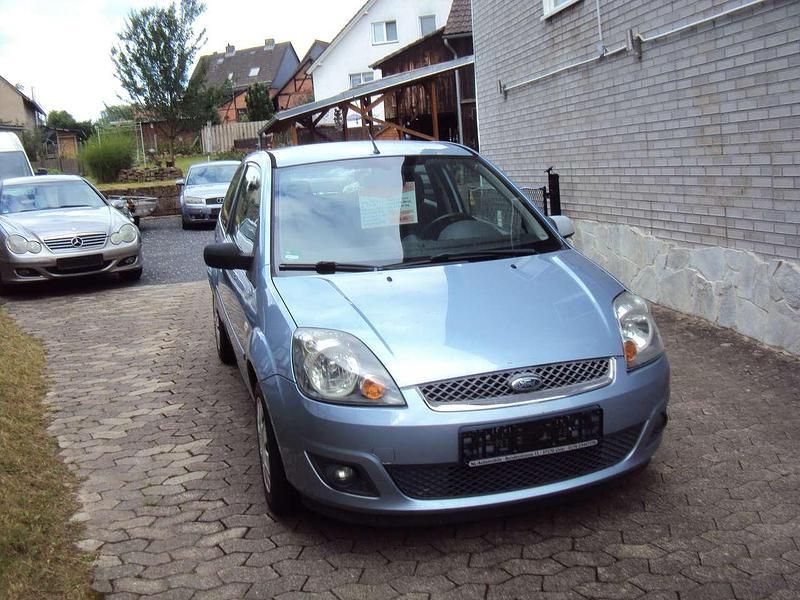 Blau Gebraucht 2007 Ford Fiesta Kleinwagen | 1.650 € (Fairer Preis) - Bild 1/4
