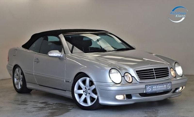 Brillantsilber metallic Gebraucht 2004 Mercedes CLK320 Avantgarde Cabrio | 11.999 € (Etwas zu teuer) - Bild 1/4