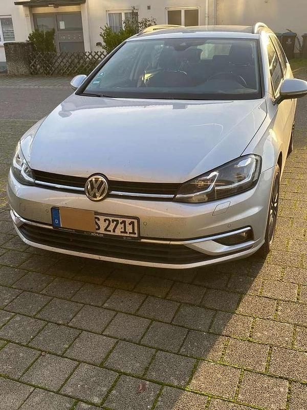 Gebraucht VW Golf VIII 150 PS (110 kW) 2020 Silber Kombi
