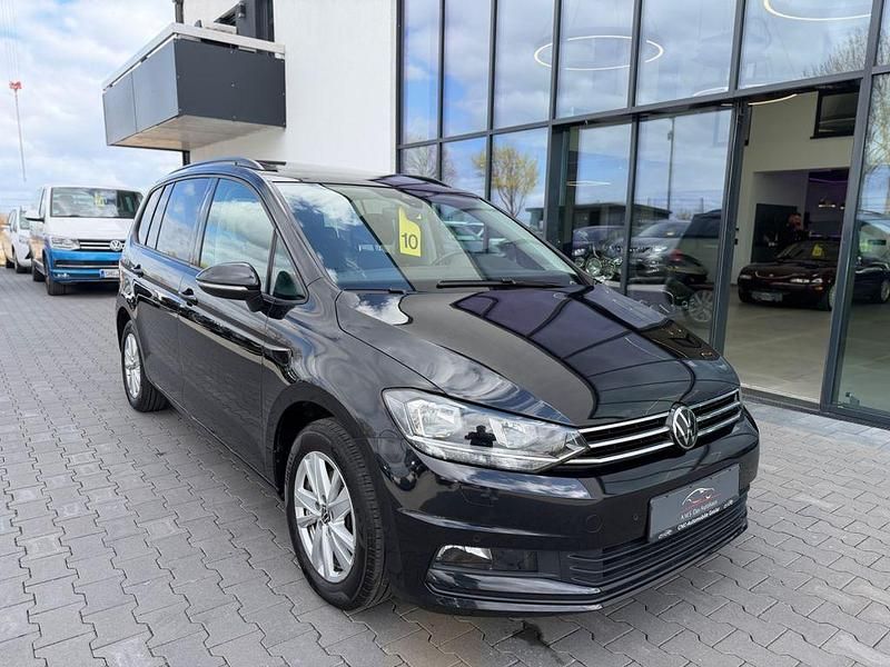 Gebraucht VW Touran Comfortline 122 PS (89 kW) 2022 Schwarz Van / Kleinbus