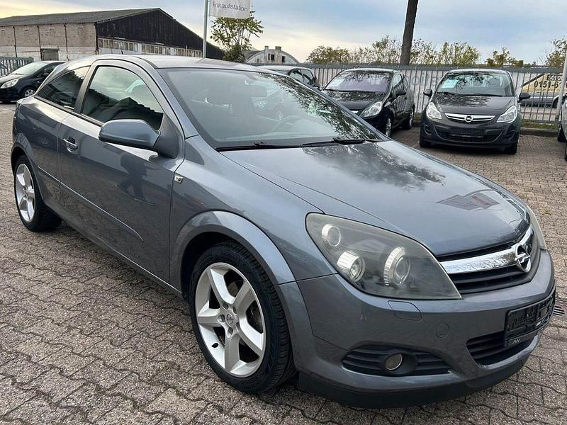 Grau Gebraucht 2006 Opel Astra GTC Sport Coupé | 2.499 € (Guter Preis) - Bild 1/4