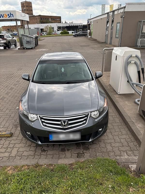 Grau Gebraucht 2009 Honda Accord Executive Limousine | 6.670 € (Guter Preis) - Bild 1/4