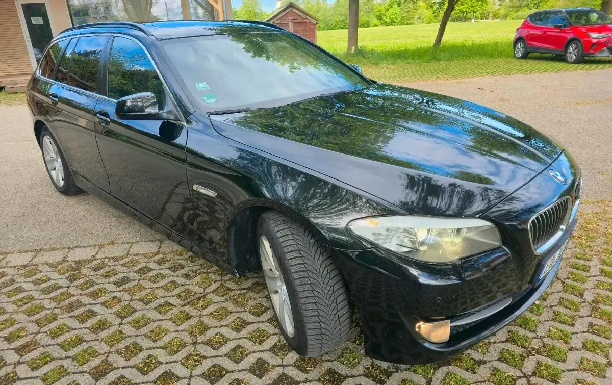 Gebraucht BMW 530 245 PS (180 kW) 2010 Schwarz Kombi