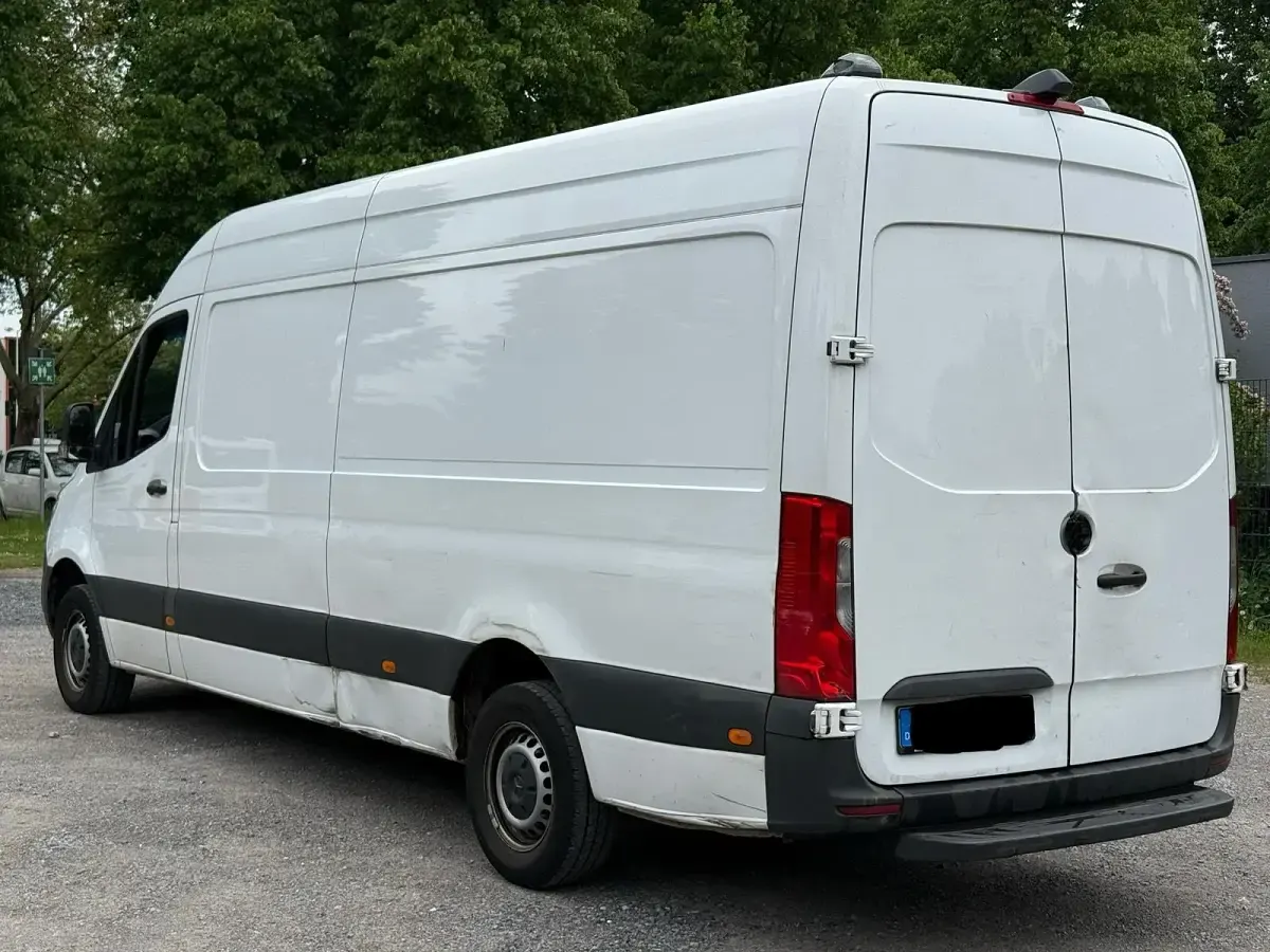 Używany Mercedes Sprinter 150 KM (110 kW) 2022 Biały Van