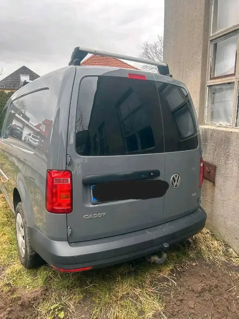 Gebraucht VW Caddy Maxi 102 PS (75 kW) 2017 Grau Van / Kleinbus