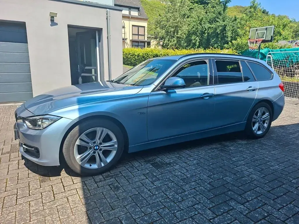 Gebraucht BMW 318 Shadowline 143 PS (105 kW) 2014 Blau Kombi