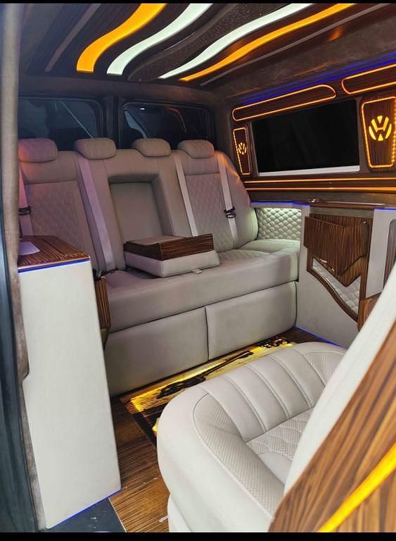 Schwarz Gebraucht 2012 VW Caravelle Van / Kleinbus | 15.900 € (Fairer Preis) - Bild 1/4