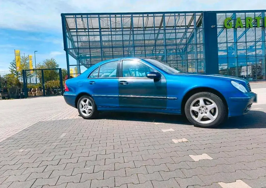 Gebraucht Mercedes C200 163 PS (119 kW) 2004 Blau Limousine