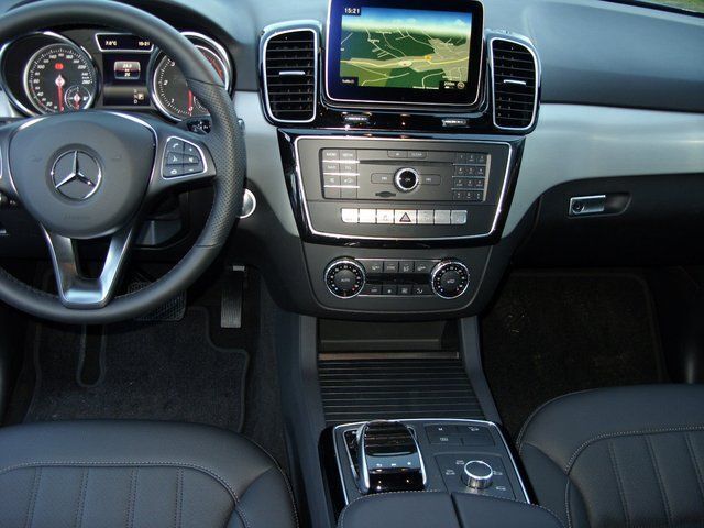 Gebraucht Mercedes GLE350 258 PS (189 kW) 2019 Blau metallic SUV
