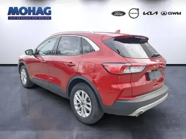Używany Ford Kuga Titanium 225 KM (165 kW) 2022 Czerwony SUV