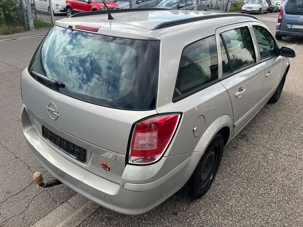 Gebraucht Opel Astra Innovation 90 PS (66 kW) 2008 Grau Limousine