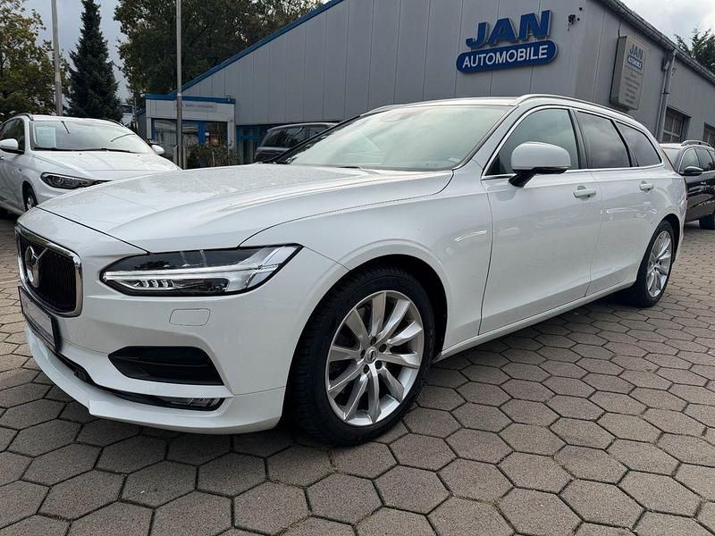 Weiss Gebraucht 2017 Volvo V90 Momentum Kombi | 18.490 € (Fairer Preis) - Bild 1/4