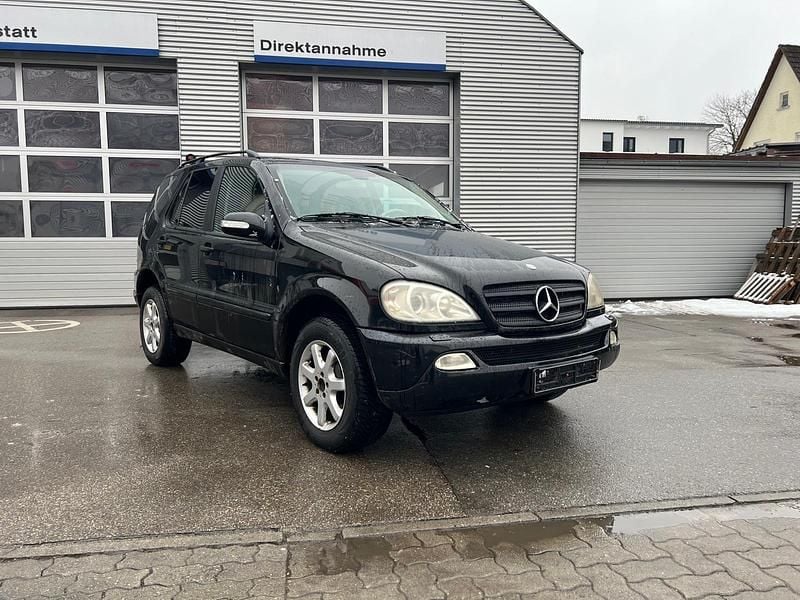 Gebraucht Mercedes ML270 163 PS (119 kW) 2002 Schwarz SUV
