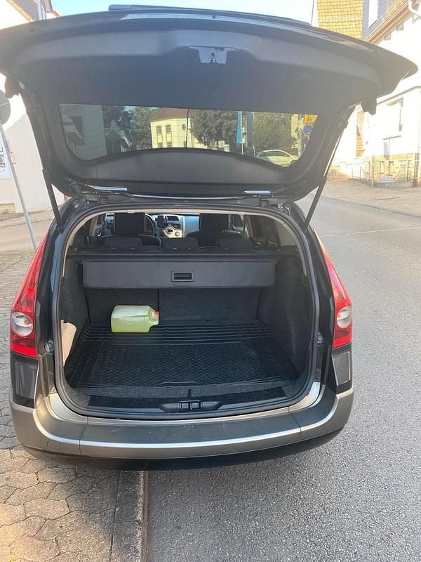 Schwarz Gebraucht 2003 Renault Mégane GrandTour Kombi | 3.600 € (Teuer) - Bild 1/4