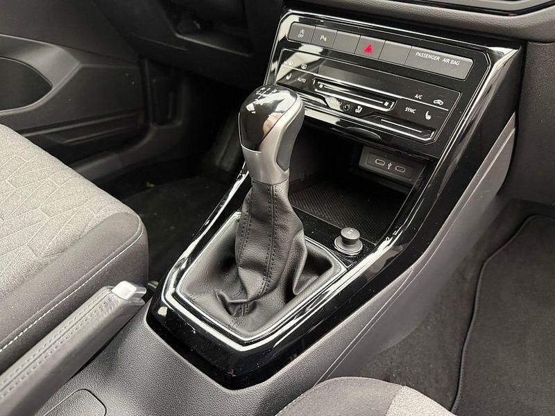 Gebraucht VW T-Cross IQ Drive 95 PS (69 kW) 2024 Grau SUV