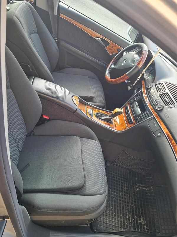 Gebraucht Mercedes E240 170 PS (125 kW) 2001 Silber Limousine