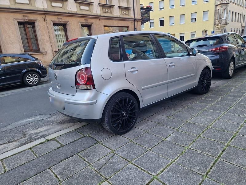 Gebraucht VW Polo 75 PS (55 kW) 2005 Silber Kleinwagen