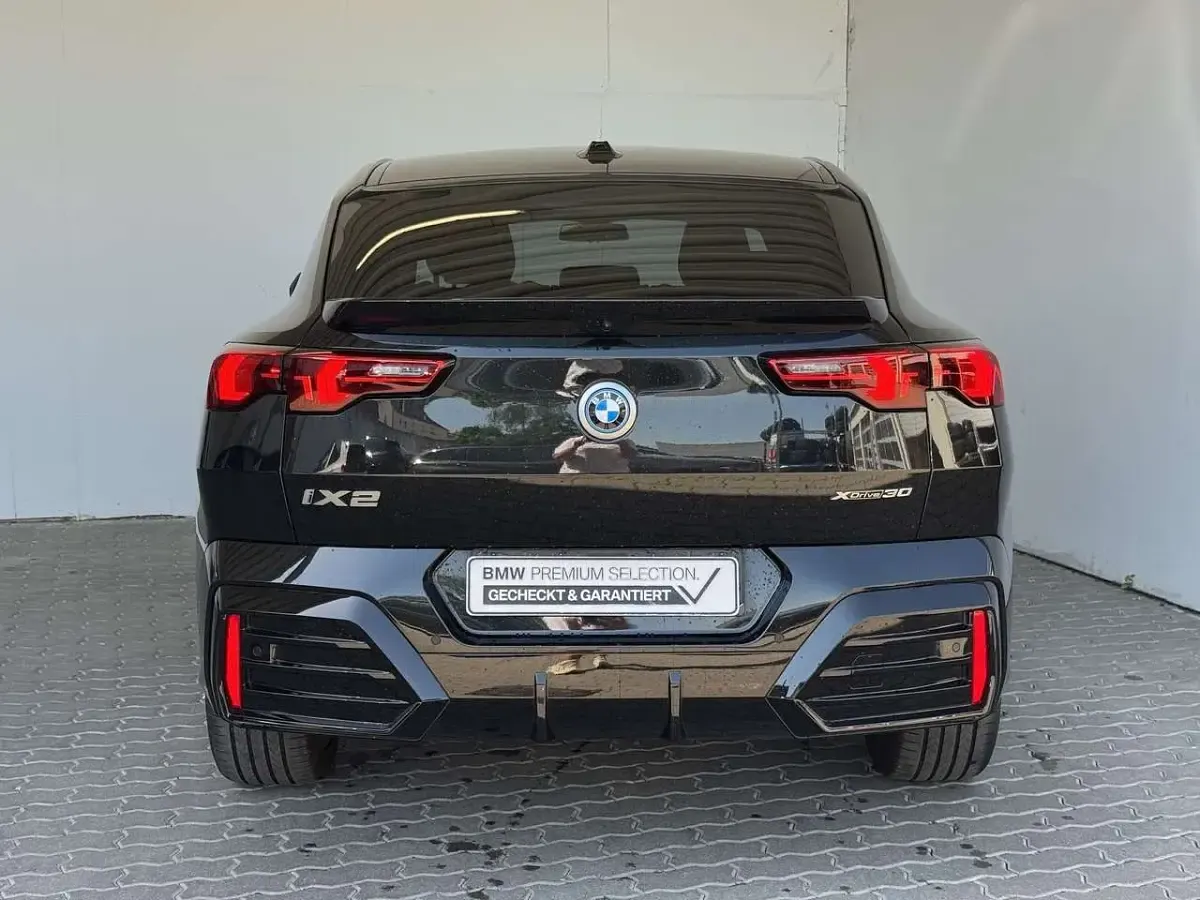 Gebraucht BMW iX2 M Sport 225 kW (306 PS) 2025 Schwarz SUV