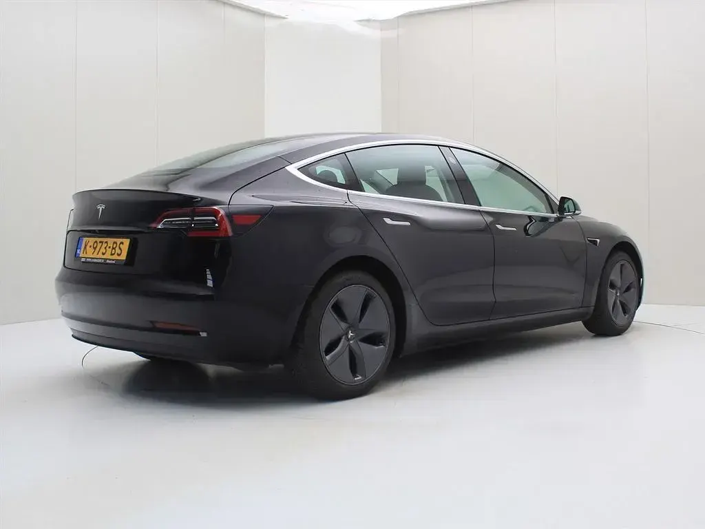 Gebraucht Tesla Model 3 Standard Range 225 kW (306 PS) 2020 Schwarz Limousine