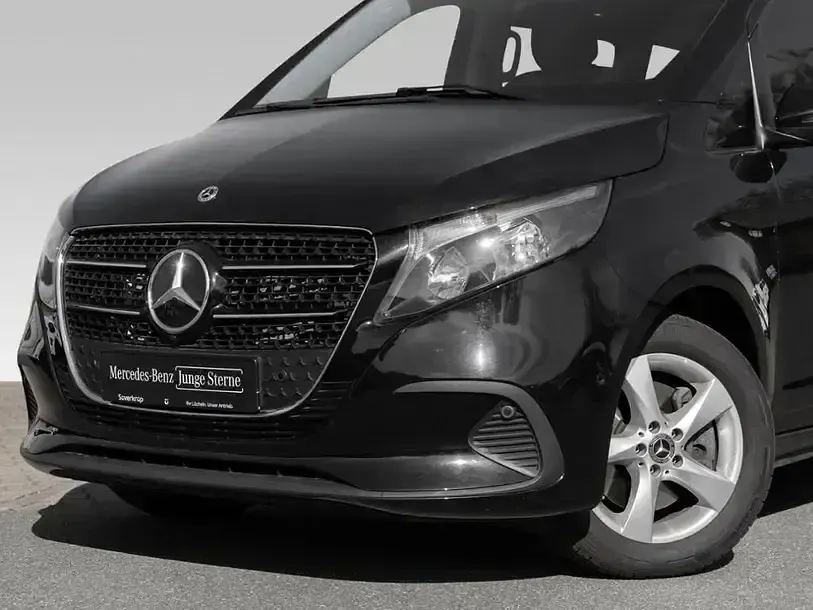 Gebraucht Mercedes V220 163 PS (119 kW) 2025 Schwarz Van / Kleinbus