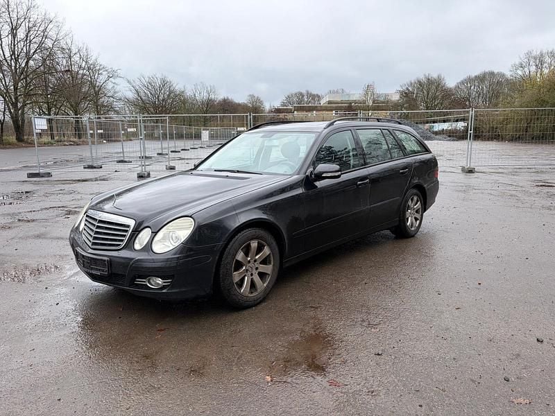 Gebraucht Mercedes E220 170 PS (125 kW) 2007 Schwarz Kombi