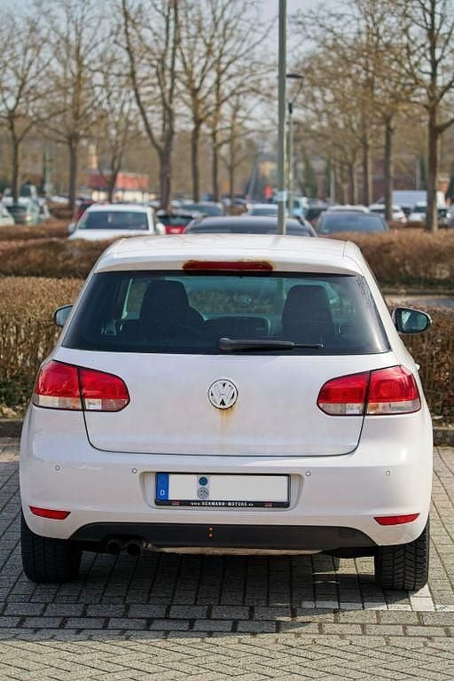 Gebraucht VW Golf VI 122 PS (89 kW) 2009 Weiß Kleinwagen