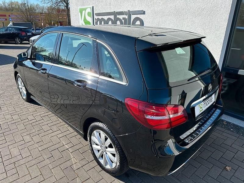Gebraucht Mercedes B180 109 PS (80 kW) 2017 Schwarz Van / Kleinbus