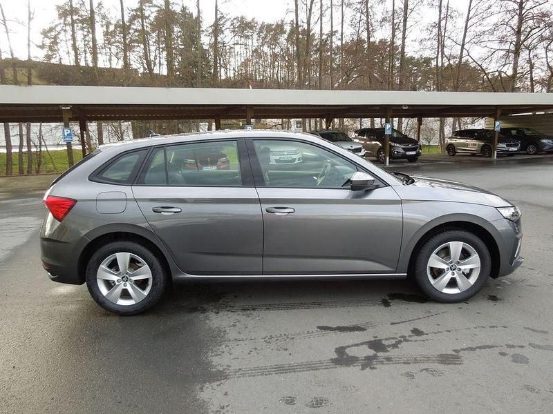 Neu Skoda Scala Selection 116 PS (85 kW) 2026 Graphitegrau metallic Kleinwagen