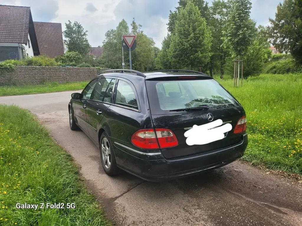 Używany Mercedes E280 Elegance 190 KM (139 kW) 2006 Czarny Sedan/Limuzyna