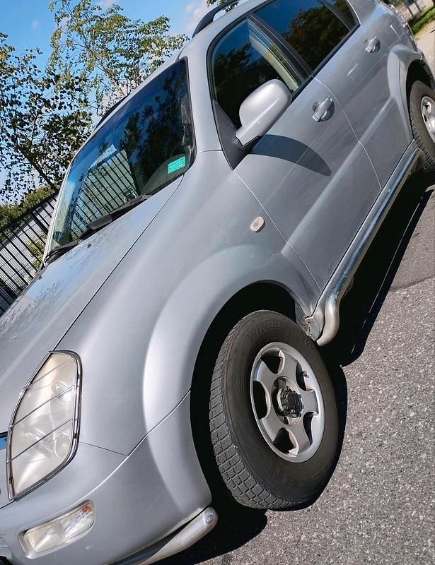 Silber Gebraucht 2005 Ssangyong Rexton SUV | 3.999 € - Bild 1/4