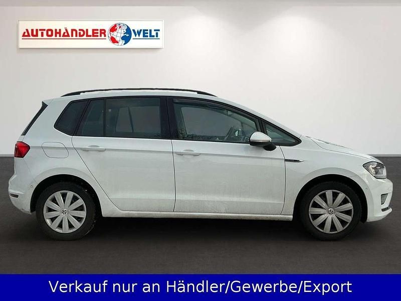 Gebraucht VW Golf LOUNGE 110 PS (80 kW) 2015 Weiß Limousine