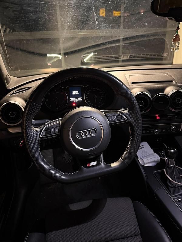 Gebraucht Audi A3 Ambiente 140 PS (102 kW) 2013 Schwarz Limousine