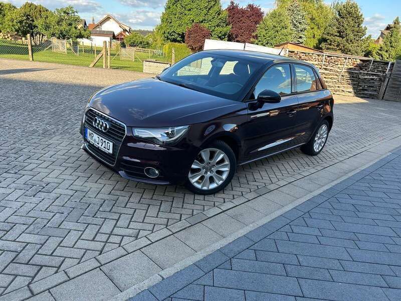 Rot Gebraucht 2014 Audi A1 Sportback Ambition Kleinwagen | 9.850 € (Fairer Preis) - Bild 1/4