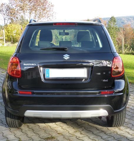Gebraucht Suzuki SX4 107 PS (78 kW) 2009 Schwarz metallic Limousine