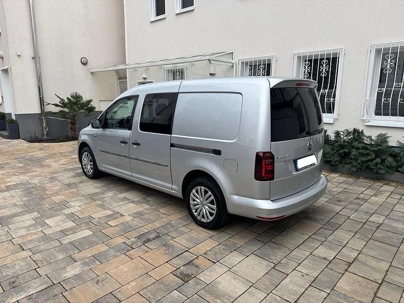 Gebraucht VW Caddy Maxi 101 PS (74 kW) 2018 Silber Van / Kleinbus